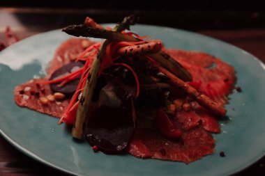 Biraz sebzeli somon pişirdim.