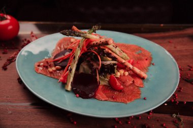 Biraz sebzeli somon pişirdim.