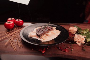 Taze ızgara biftek eti. 