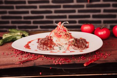 Taze ızgara biftek eti. 