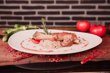 Masada nefis et yemeği. 