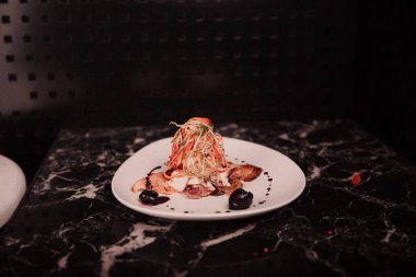 Masada nefis et yemeği. 