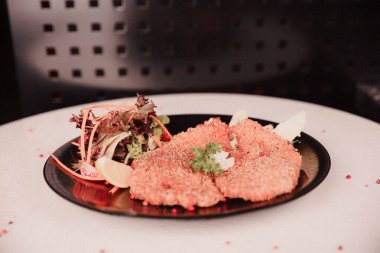 Masada nefis et yemeği. 