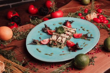 Yerel şeflerin pişirdiği ilginç yemekler.