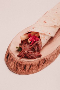 Lezzetli et eti, Türk kebap, sandviç dürümü.