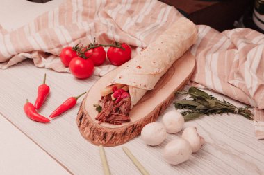 Lezzetli et eti, Türk kebap, sandviç dürümü.