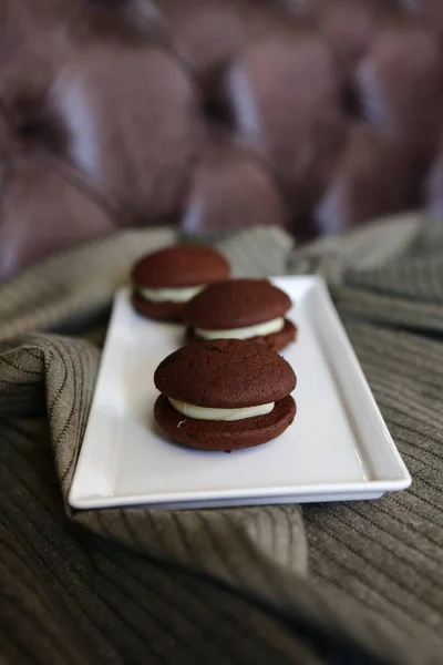 Kekse Mit Dunklen Schokoladenstücken — Stockfoto