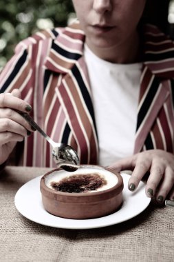 Geleneksel Türk sütlü pudingi.