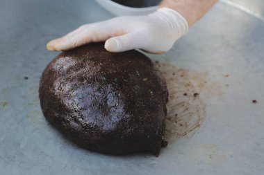 Türk yemeği, puro, turka bifteği veya chee kofta.
