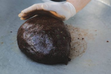 Türk yemeği, puro, turka bifteği veya chee kofta.