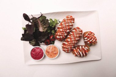 Biraz sebzeli somon pişirdim.