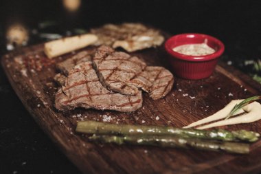 Masada nefis et yemeği. 