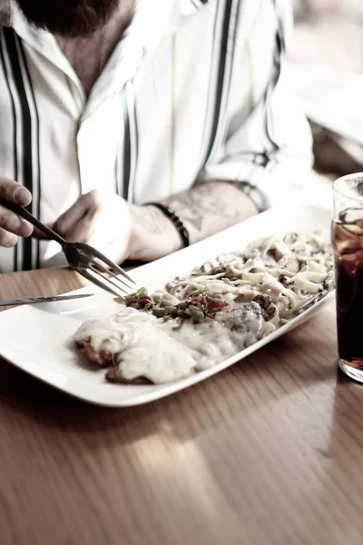 Lekker Kippenvoer Tafel — Stockfoto