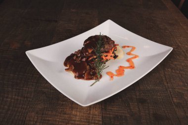 Masada nefis et yemeği. 