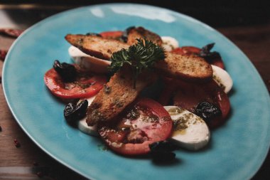 Biraz sebzeli somon pişirdim.