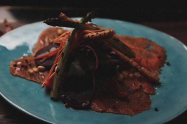 Biraz sebzeli somon pişirdim.