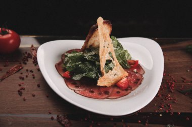 Biraz sebzeli somon pişirdim.