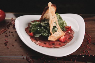 Biraz sebzeli somon pişirdim.