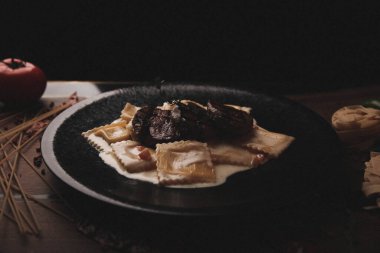 Masada nefis et yemeği. 