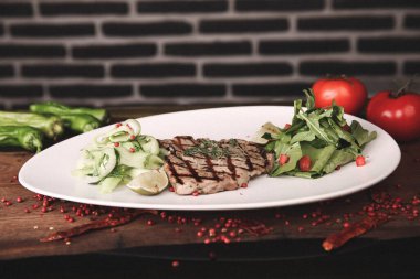 Masada nefis et yemeği. 