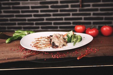 Masada nefis et yemeği. 