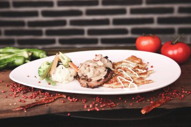 Masada nefis et yemeği. 