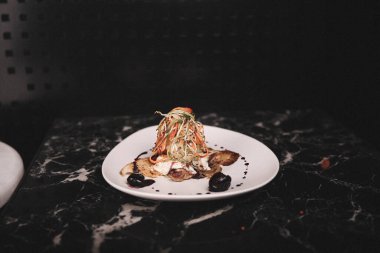 Masada nefis et yemeği. 