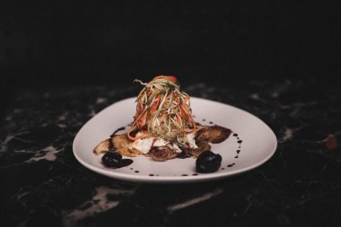 Masada nefis et yemeği. 