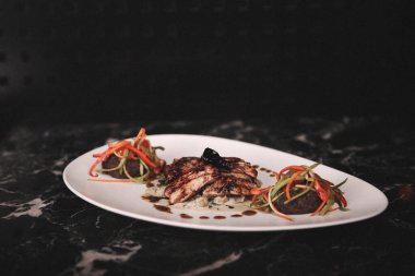 Masada nefis et yemeği. 