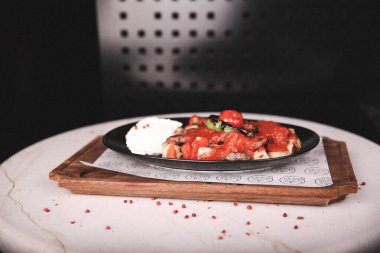 Masada nefis et yemeği. 