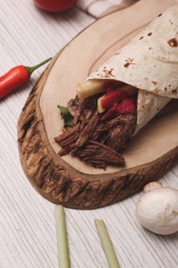 Lezzetli et eti, Türk kebap, sandviç dürümü.