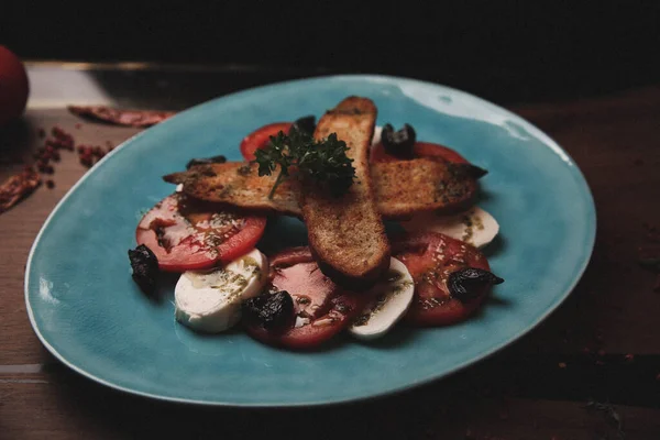 Salmão Cozido Com Alguns Legumes — Fotografia de Stock