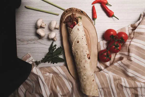 Lezzetli et eti, Türk kebap, sandviç dürümü.