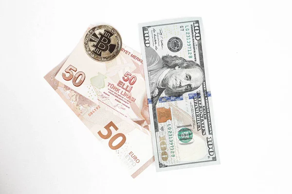 マルチユーロドル現金とコイン 新世代の銀行券 ビットコイン トルコのリラの異なるタイプ — ストック写真