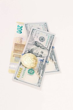 Avro, Amerikan Doları ve Bitcoin parası