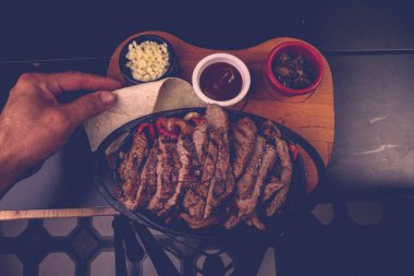 Masada nefis et yemeği. 