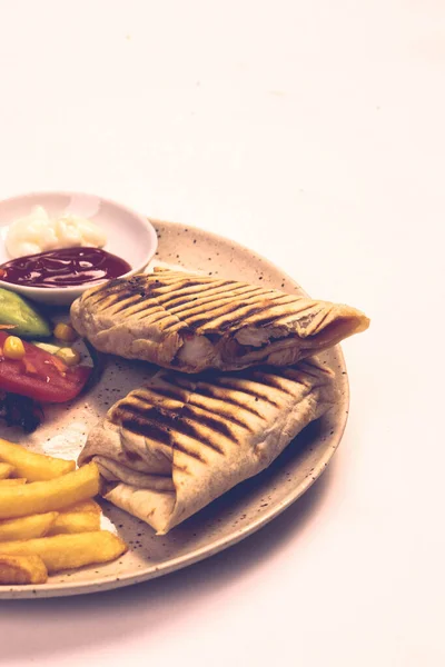 Delicioso Grelhado Wrap Sanduíche Com Carne — Fotografia de Stock