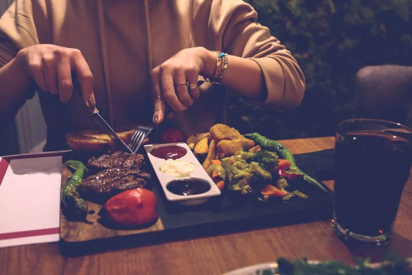 Deliciosa Harina Carne Sobre Mesa — Foto de Stock