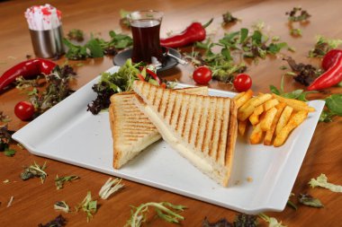 Geleneksel Türk tostu, lezzetli kahvaltı