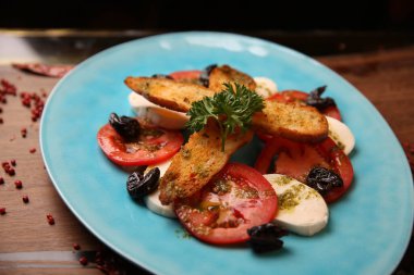 Yerel şeflerin pişirdiği ilginç yemekler.