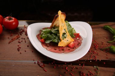 Yerel şeflerin pişirdiği ilginç yemekler.