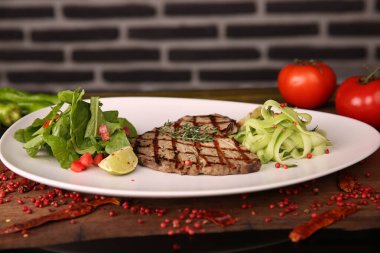 Masada nefis et yemeği. 