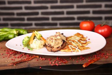 Masada nefis et yemeği. 