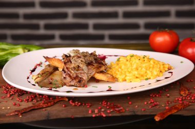 Masada nefis et yemeği. 