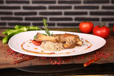 Masada nefis et yemeği. 