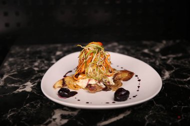 Masada nefis et yemeği. 