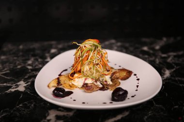 Masada nefis et yemeği. 