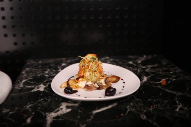 Masada nefis et yemeği. 