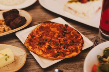 Türk lahanası, fındıklı lahana. İyi pişmiş lahana çorbası..