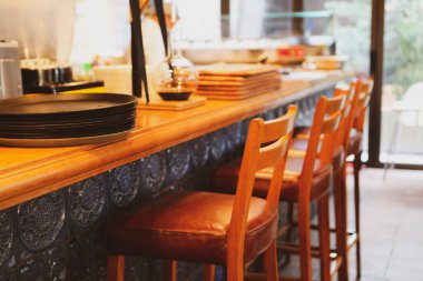 İç mekanda modern dekoratif nesneler